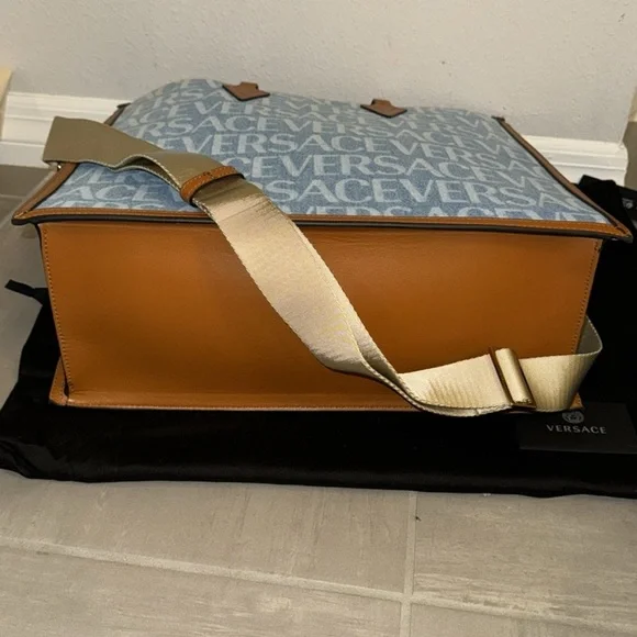 ❌SOLD❌ Versace all over denim tote - Picture 3 of 6